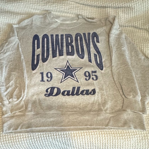 Abercrombie & Fitch Tops - Abercrombie Dallas Cowboys Sweatshirt